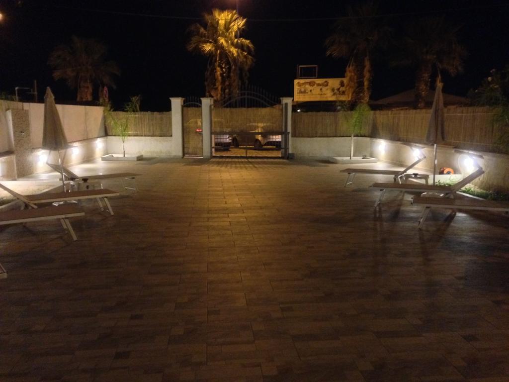 Costa Del Sol Bed & Breakfast ปอร์โต เอมเปโดเกล ภายนอก รูปภาพ