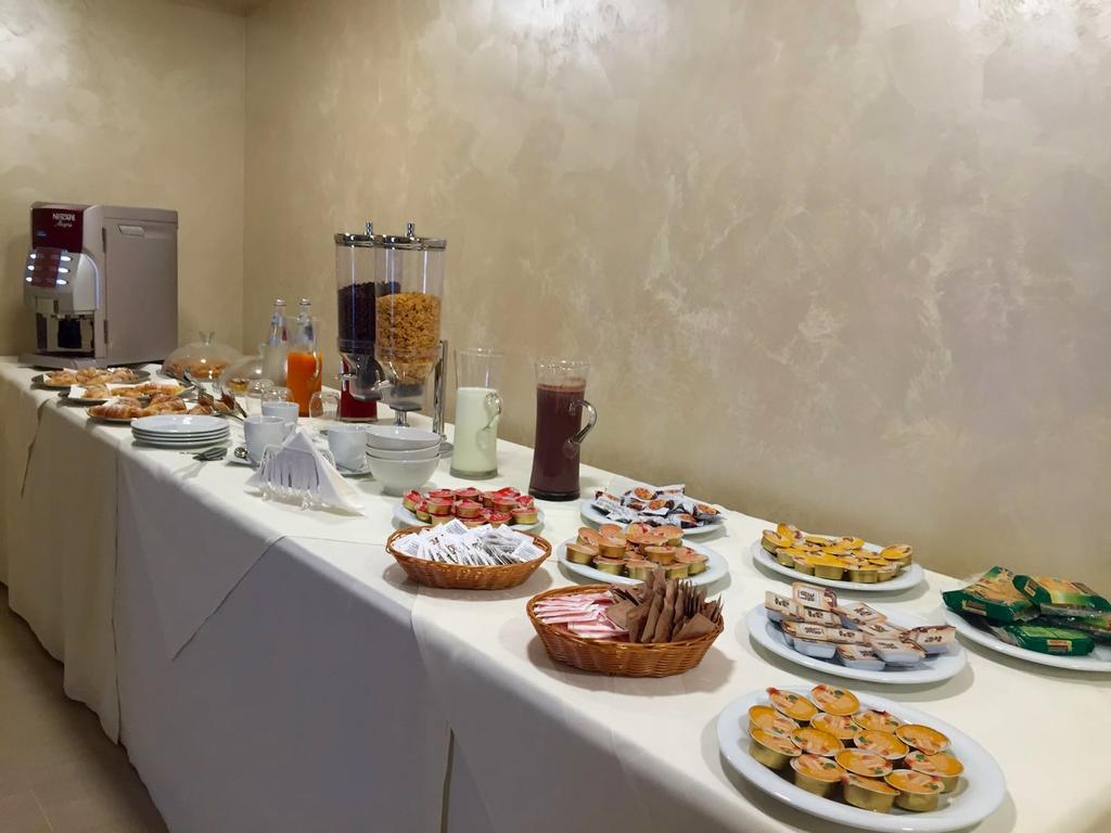 Costa Del Sol Bed & Breakfast ปอร์โต เอมเปโดเกล ภายนอก รูปภาพ
